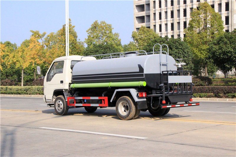 ��������С�� 5����ˮ܇