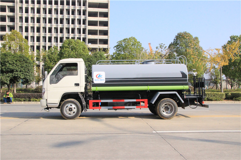 ��������С�� 5����ˮ܇