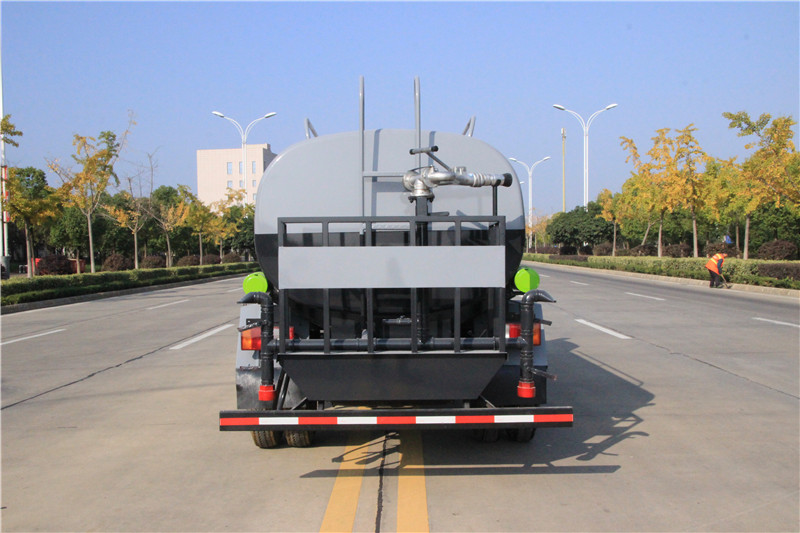 ��������С�� 5����ˮ܇